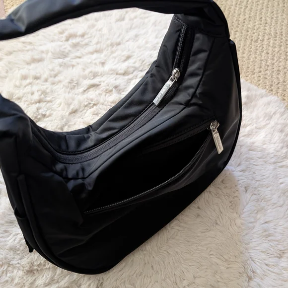 Black Lululemon 4L Mini Shoulder Bag - Picture 6 of 14